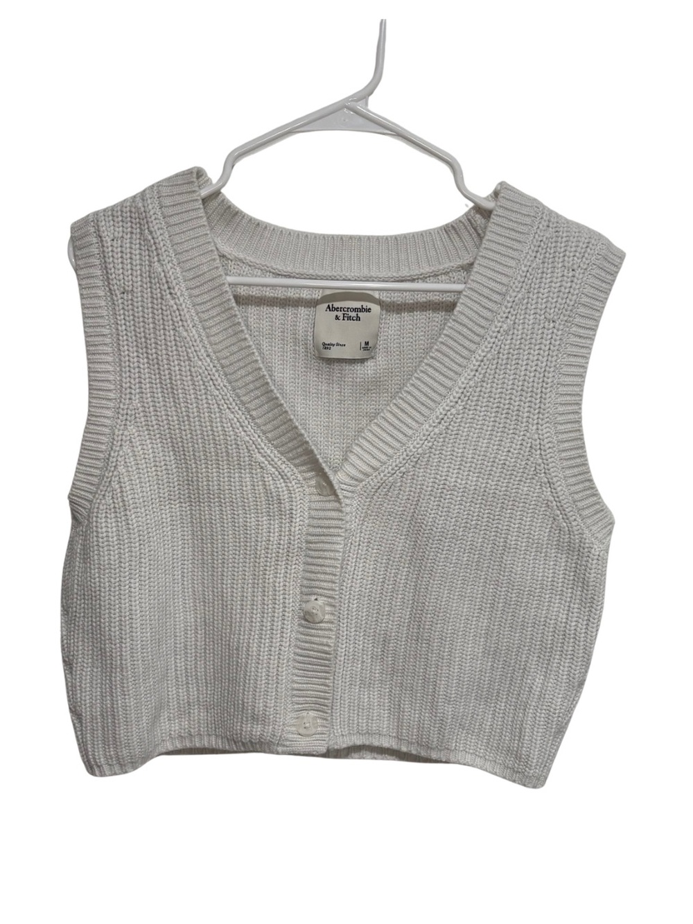 Abercrombie‎ & Fitch White Cotton Blend Cable Sweater Vest in Size Medium